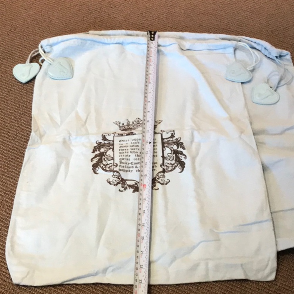 Juicy dust bag